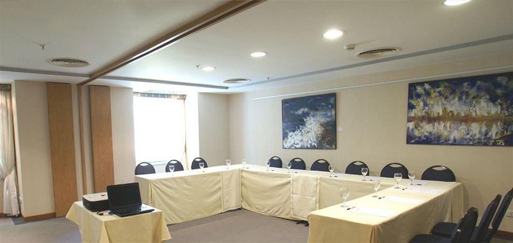 Hotel Aeroparque Inn & Suites Buenos Aires Exterior photo
