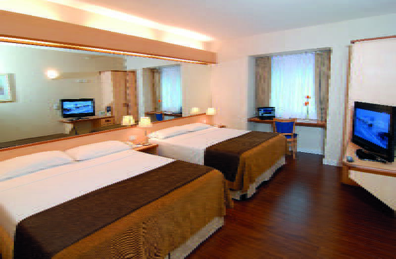 Hotel Aeroparque Inn & Suites Buenos Aires Exterior photo
